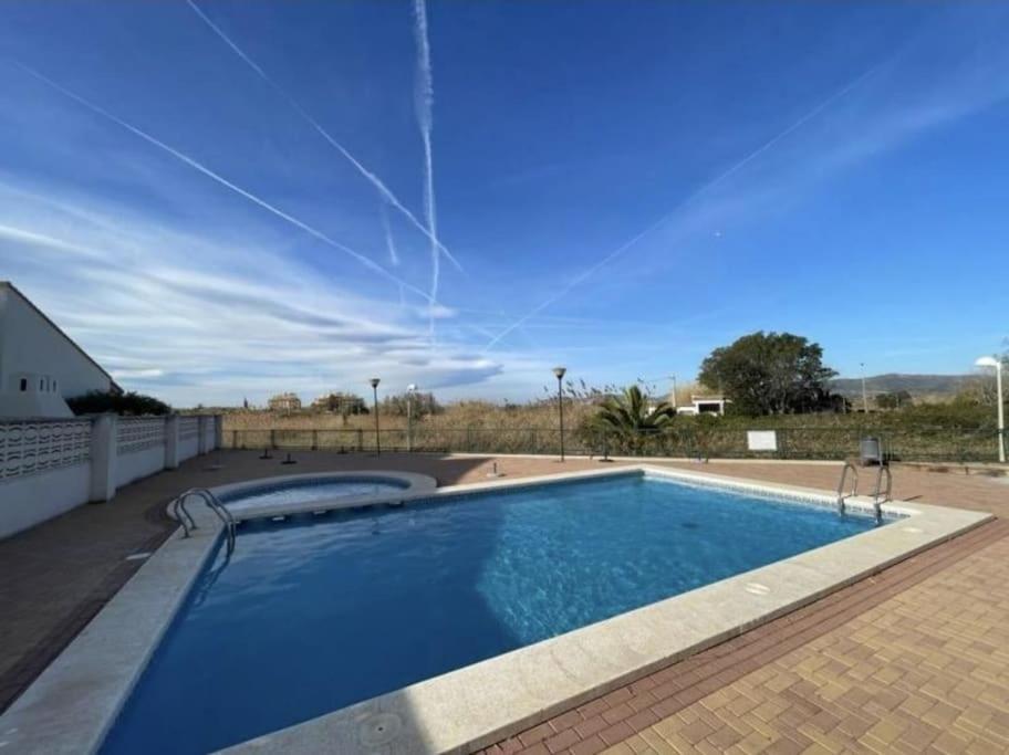 Apartamento Junto Al Mar Con Wifi Y Piscina Sagunto Bagian luar foto